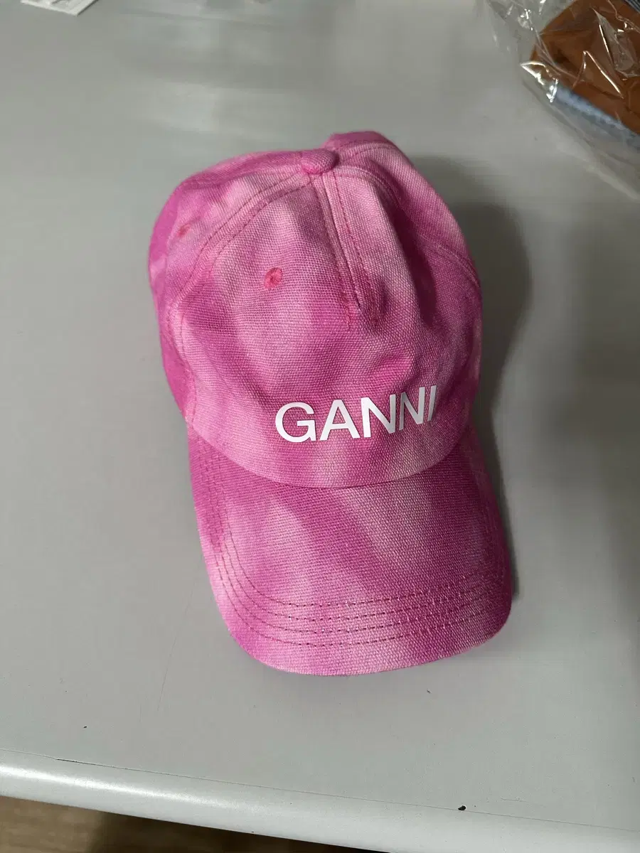 가니 ganni 여자 모자 핑크